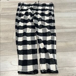 Men’s soft and comfortable pajama by Hollister!